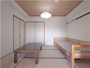 和室を洋室1側より