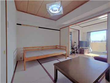 和室の西側角より洋室1方向