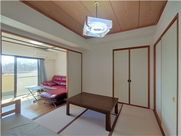 和室の北側角より洋室1方向