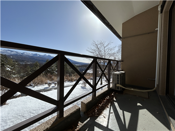 約6.36 ㎡ のバルコニー/南東方向を撮影