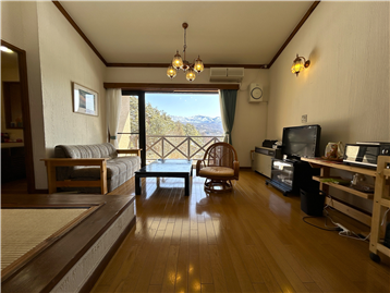 正面に八ヶ岳を望むLDK