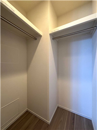 洋室2のウォークインクローゼット