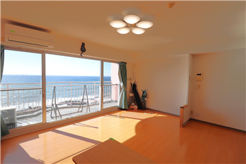 LDK(キッチンより西方向を撮影)