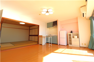 LDK西角より和室を撮影