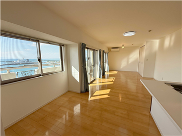 約21.4畳のLDK／南東側から撮影