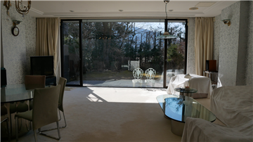 南西向きで日当たり良好なリビングダイニング