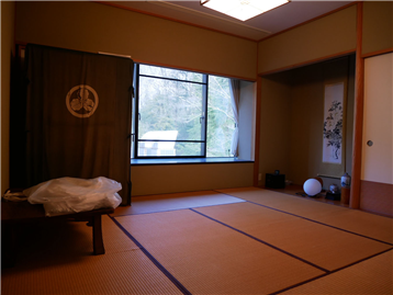 和室(出窓方向を撮影)