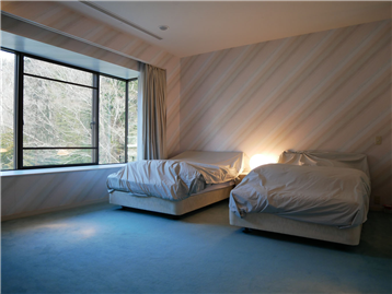 約11.9畳の洋室2