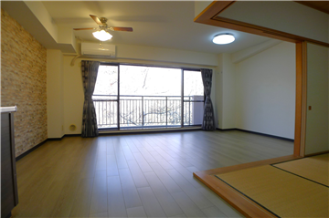 リビングダイニング／北東方向を撮影