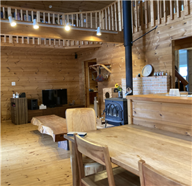 ダイニング側からリビング方向を撮影