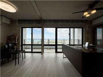 LDK(右側)、洋室2(左側)は引戸を開けて一体利用可