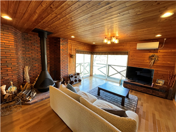 LDK（玄関側入口から撮影）