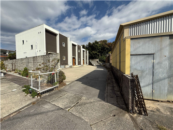 敷地への入り口