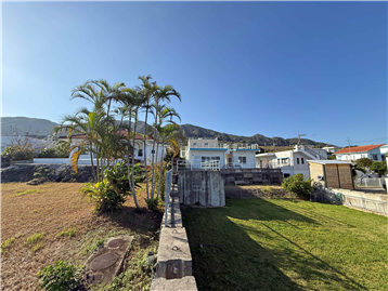 全体（母屋、別棟1・2）を北側から撮影