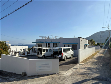 母屋を南西側から撮影