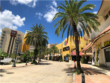 アメリカンビレッジまで約2.0km