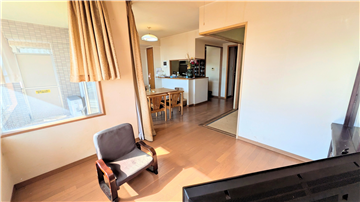 リビングよりキッチン側を撮影