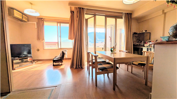 約15.2畳のLDK／バルコニー側を撮影