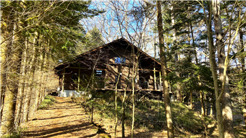 建物外観／北西方向を撮影