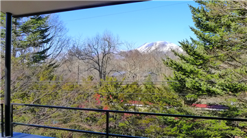 西側バルコニーからの浅間山眺望(北西方向を撮影)