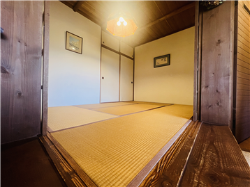 和室(押入方向を撮影)