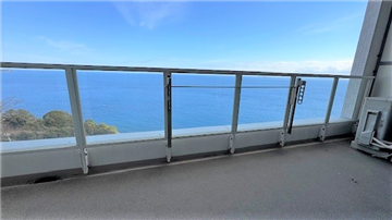 バルコニー/眺望、採光性に優れたガラスパネル仕様