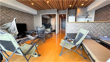 バルコニーより玄関方向を撮影