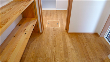 食品庫（キッチン側から撮影）