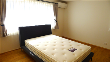 洋室１（北東方向を撮影）