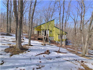 敷地内南東側より建物方向