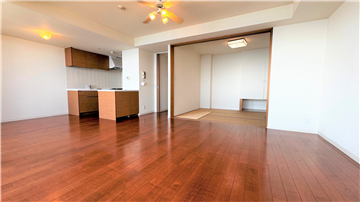 約17.2畳のＬＤＫと約6.0畳の和室／リフォーム・補修前