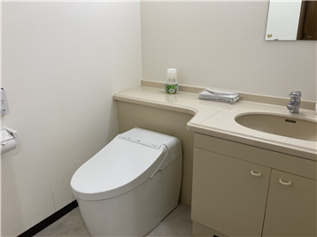 手洗器のあるトイレ