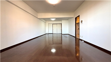 約20.1畳のリビングダイニング(押入方向を撮影)