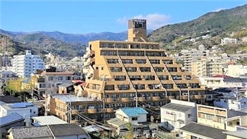 マンション外観/東方向より撮影