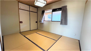 約6畳の和室/入口より撮影