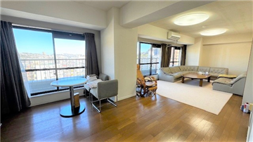 約18.9畳のリビングダイニング/入口方向より撮影