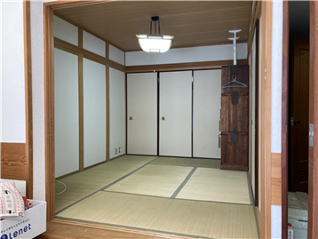 約５．８畳の和室（ＬＤＫから撮影）