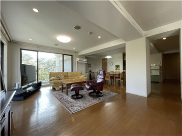 LDK（洗面室方向を撮影）