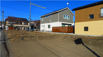 敷地内(北東方向を撮影)