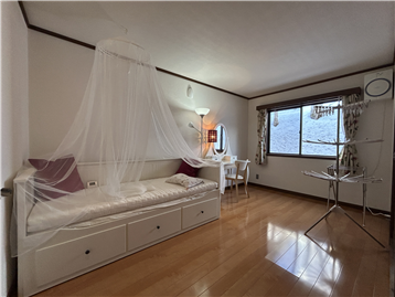 約７．７畳の洋室（北方向を撮影）