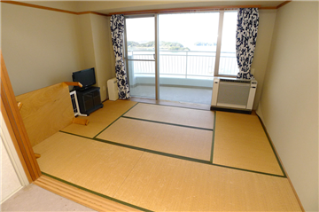 和室(約7.3畳)/ダイニングキッチンより撮影