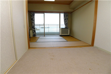 ダイニングキッチンから和室越しに眺望が楽しめます