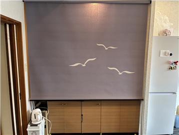 キッチンはロールスクリーンで隠せます