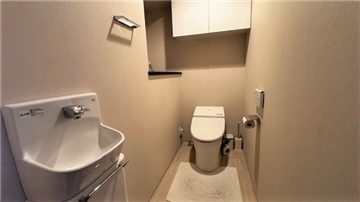 トイレ/手洗い器付