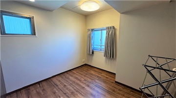 約5.1畳の洋室2/入口より撮影