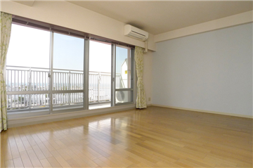 ＬＤＫ／浴室窓側前より撮影