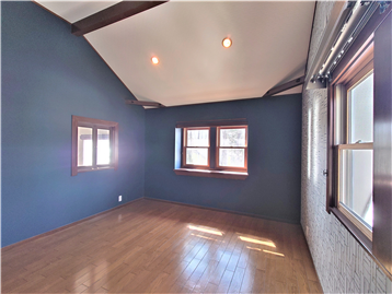 洋室2を北側角より