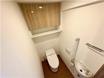 戸棚付きトイレ