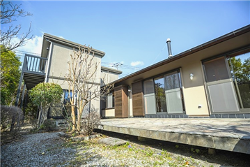 建物南側のテラス