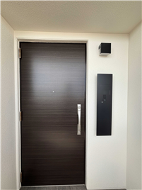 玄関扉/ポーチから撮影